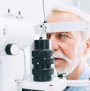 Old man getting a diabetic eyecare check-up